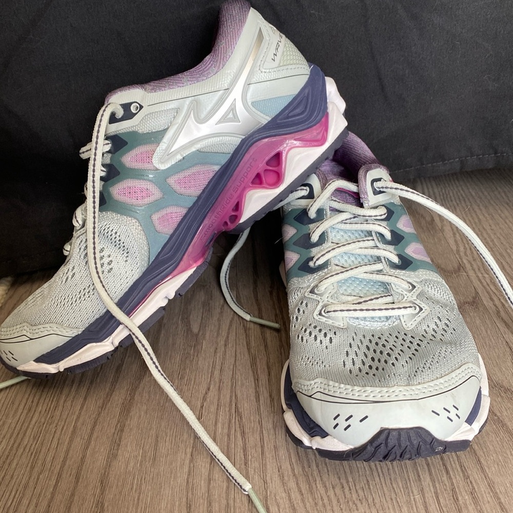Woman’s Wave Horizon 3